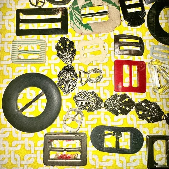 Bundle 87 VNT Belt Buckle Collection